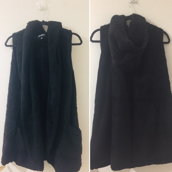 Only 2 left ❤️New! Cozy long Sherpa vest NWT - Picture 3 of 4